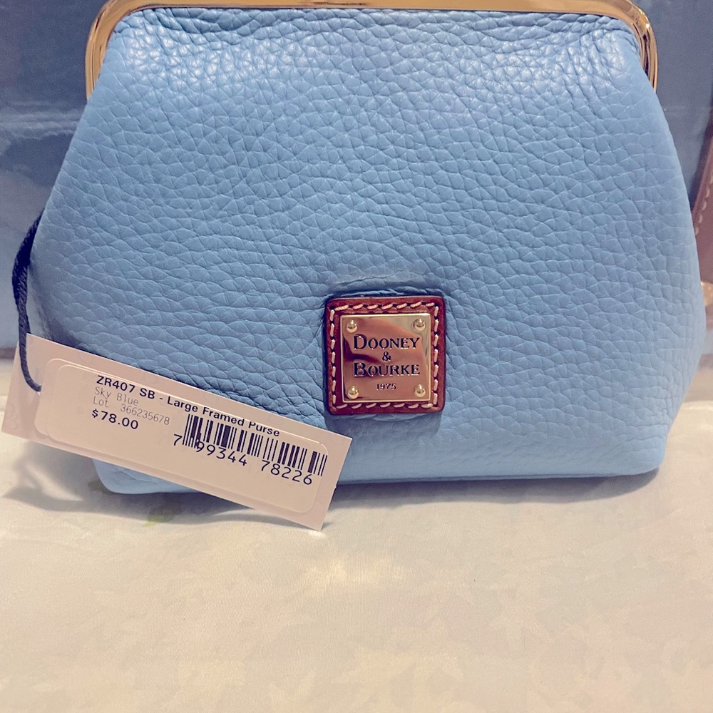 Dooney & Burke Large Shooper & framed coin purse - Picture 6 of 12